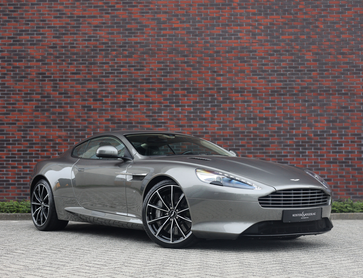 Aston Martin DB9 5.9 V12 GT