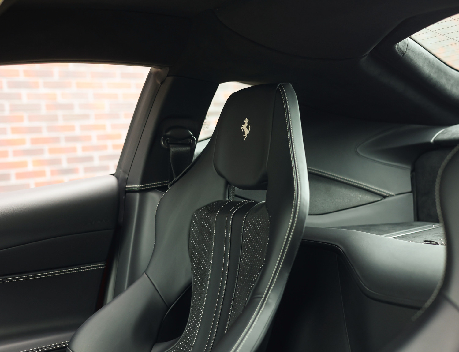 Ferrari 812 6.5 V12 Superfast HELE