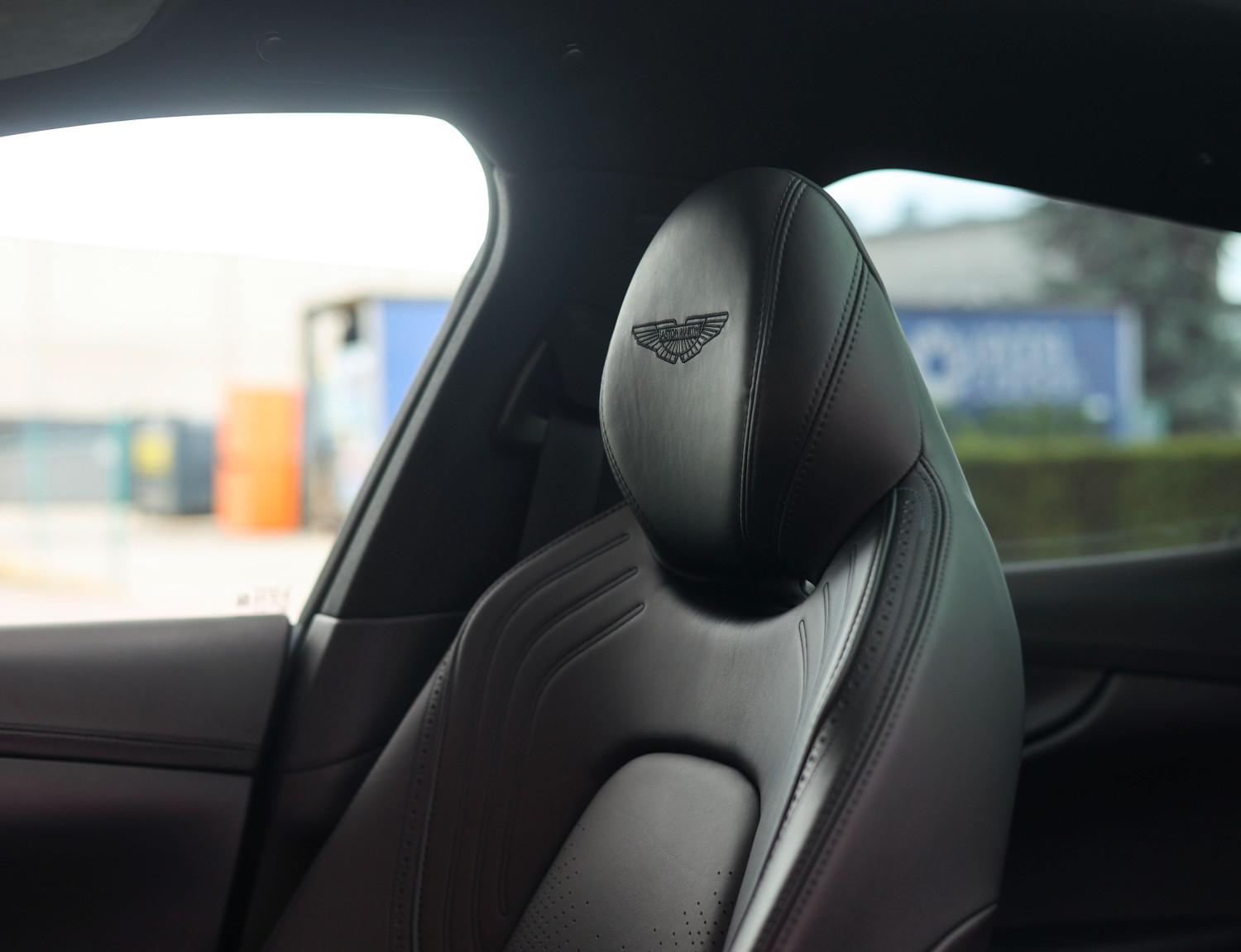 Aston Martin Dbx 4.0 V8