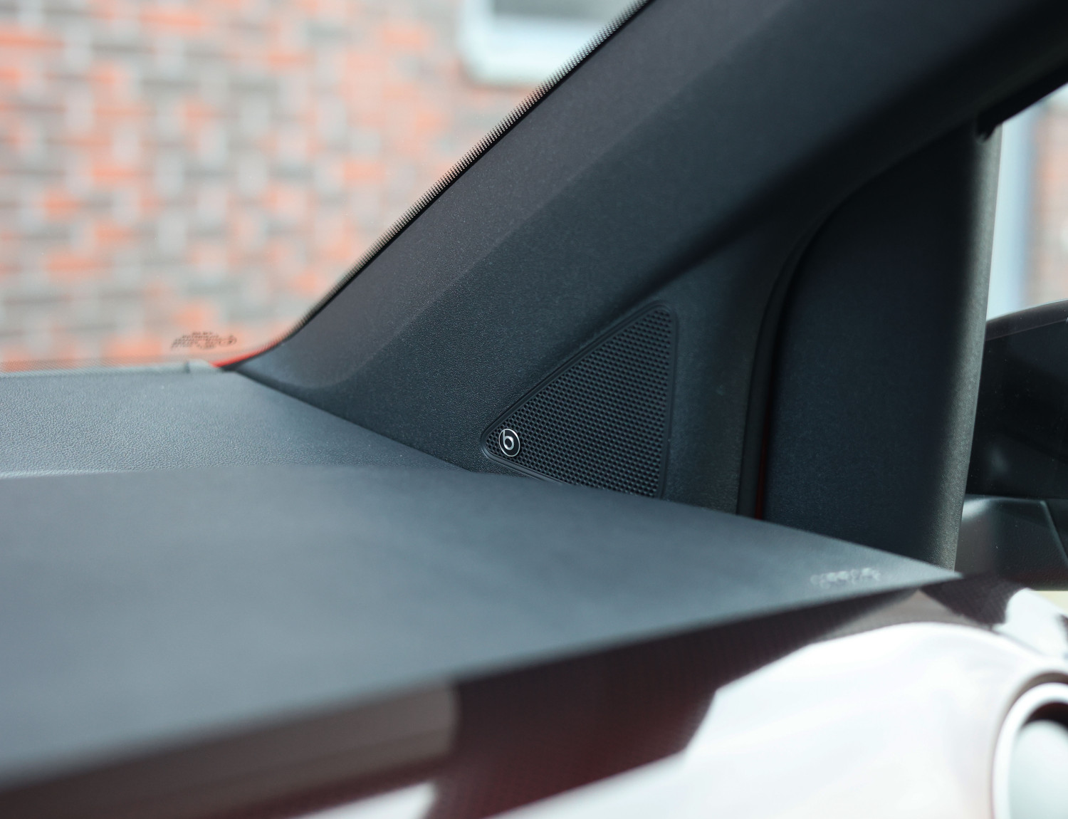 Volkswagen up! 1.0 TSI GTI