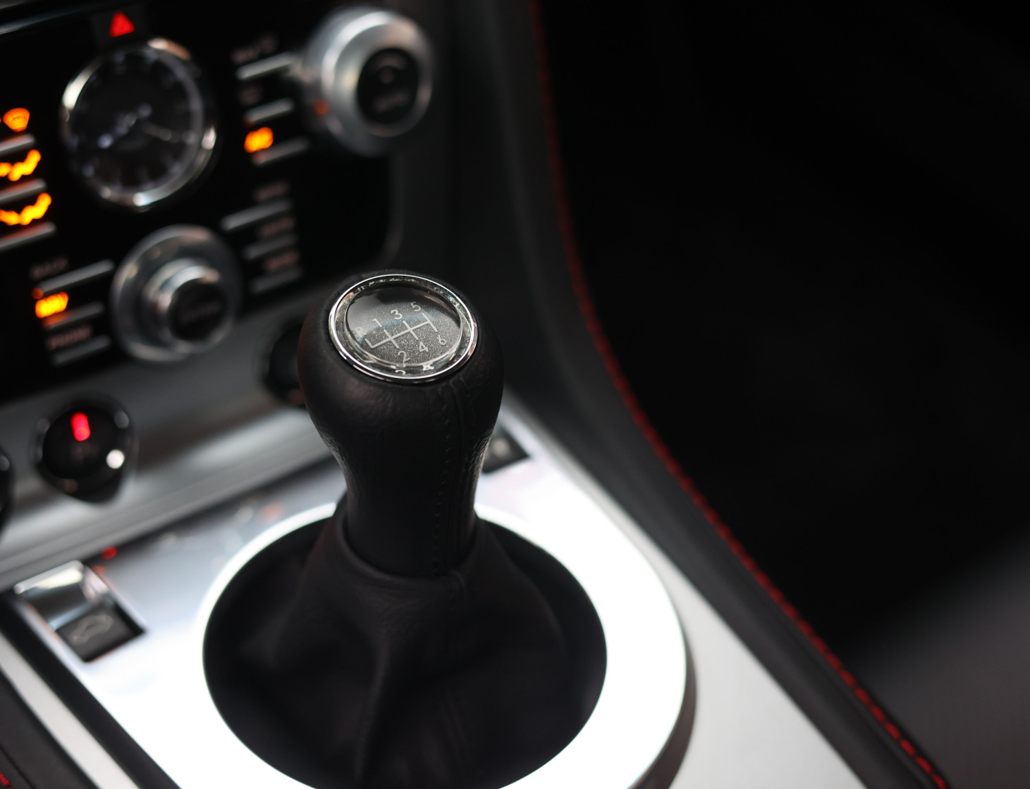 Aston Martin Vantage 4.7 V8 Aston Martin Vantage 4.7 V8