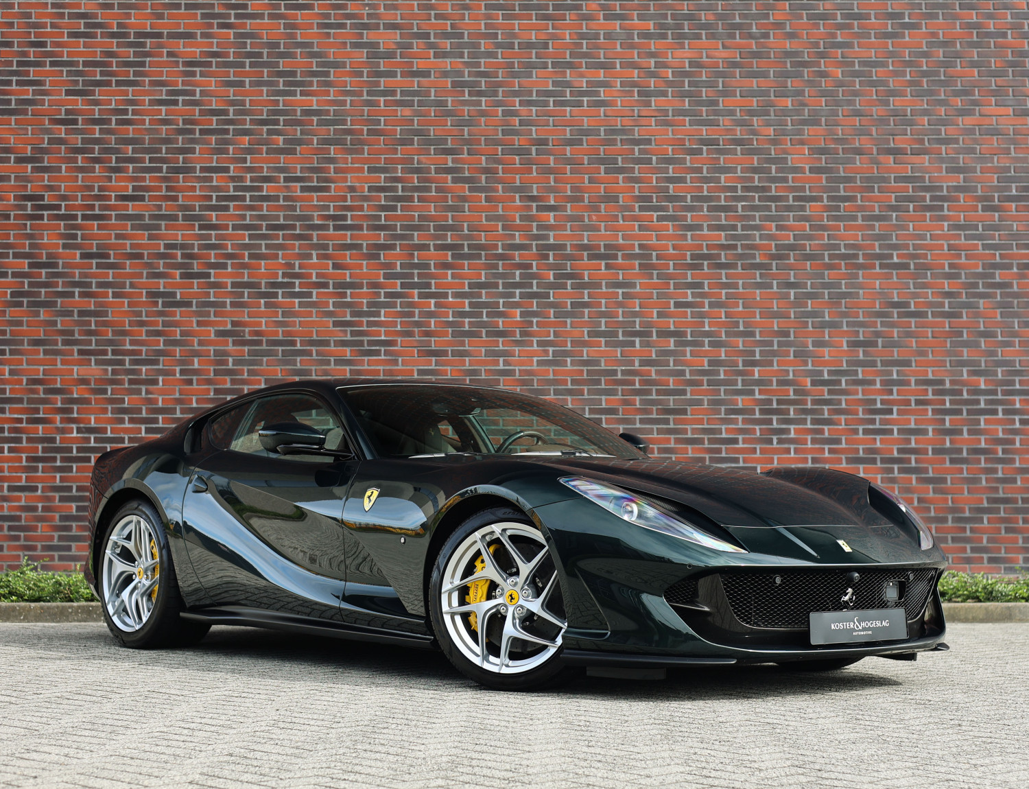 Ferrari 812 6.5 V12 Superfast HELE