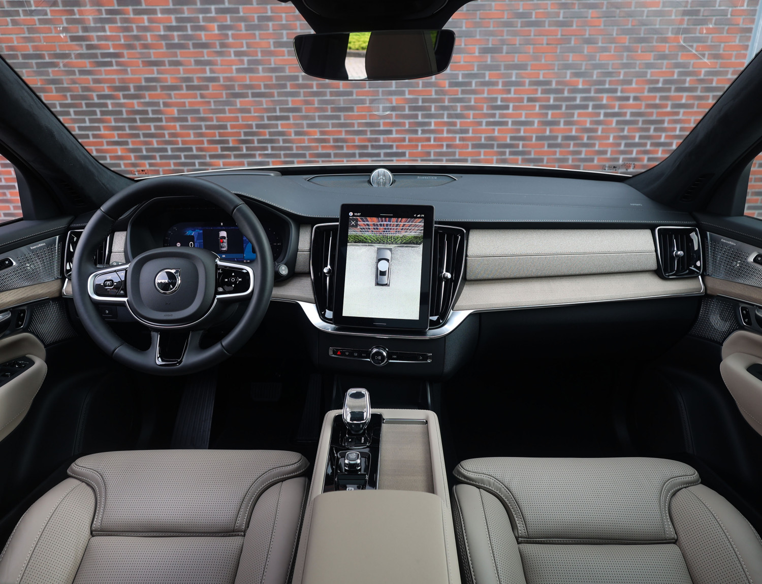 Volvo XC90 T8 AWD Ultra Dark