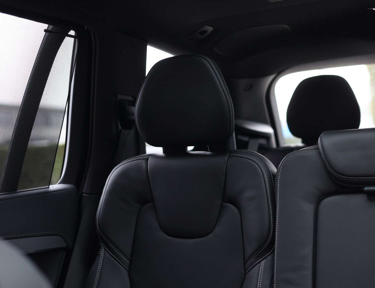 Volvo XC90 T8 AWD Ultra Dark