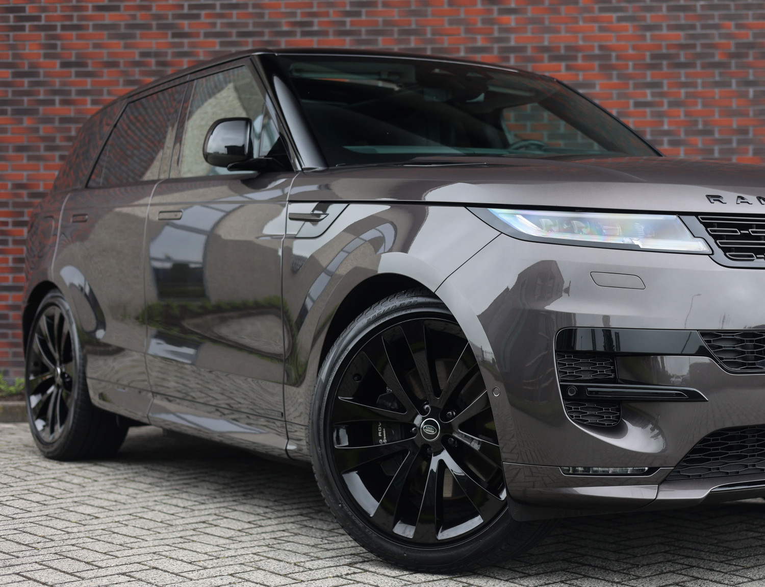 Land Rover Range Rover Sport P550e Autobiography