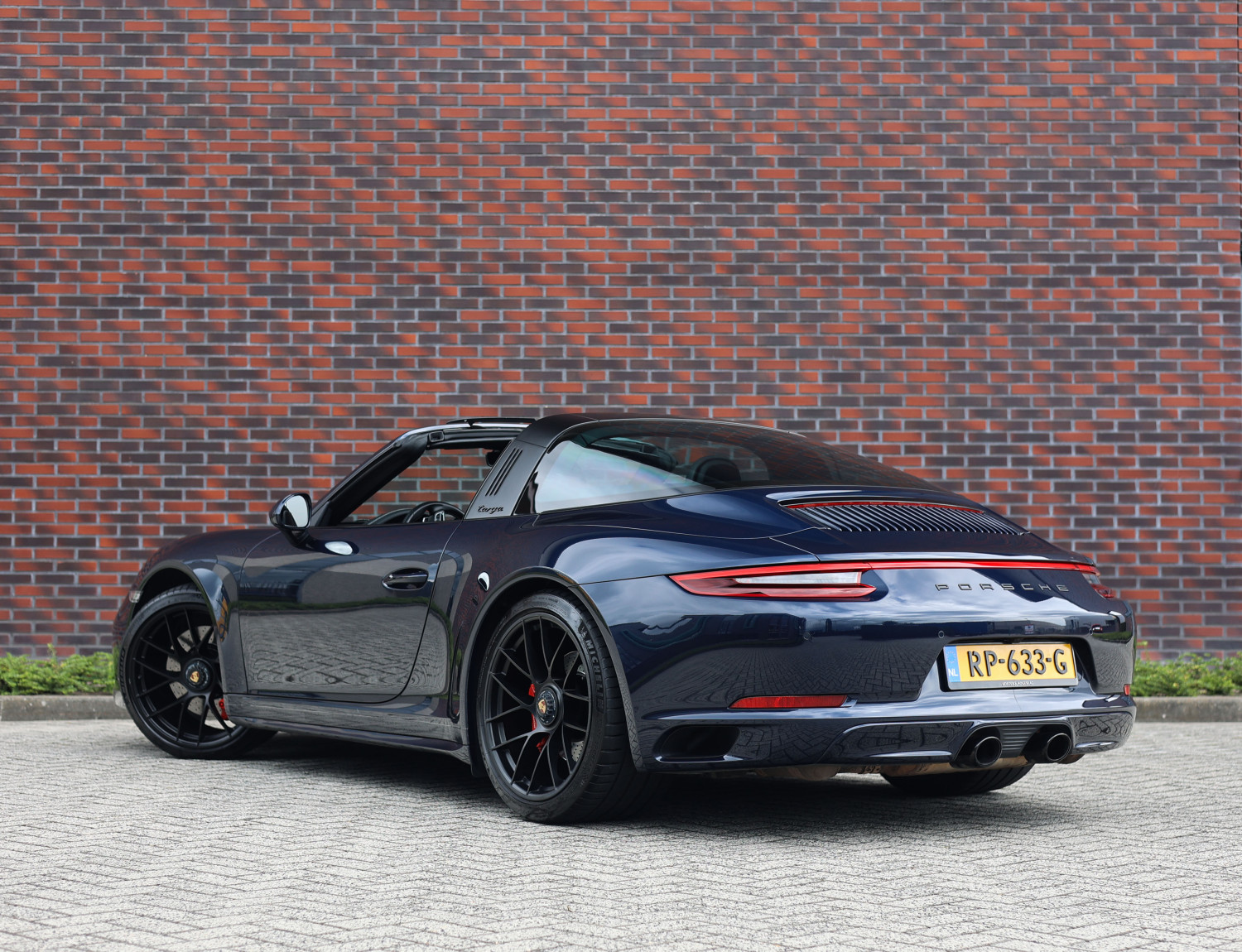Porsche 911 3.0 Targa 4 GTS