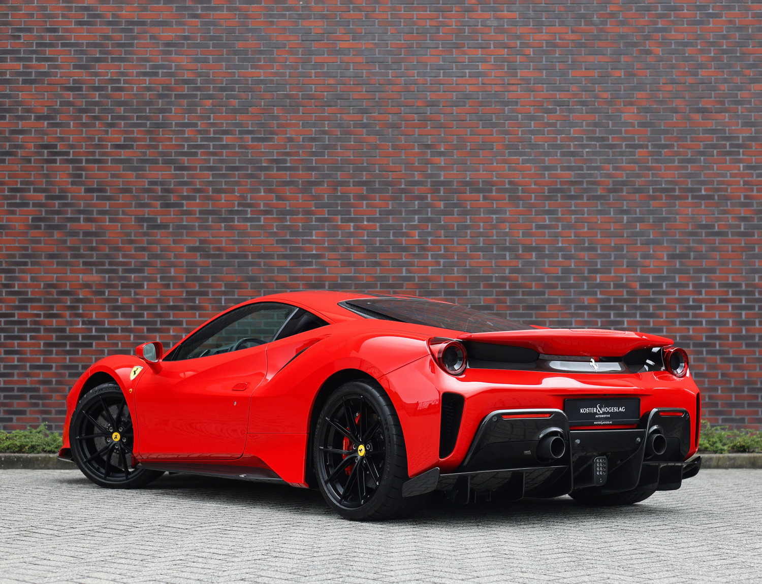 Ferrari 488 3.9 Pista