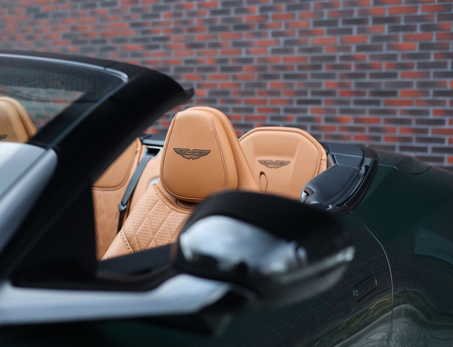 Aston Martin DB12 Volante 4.0 V8