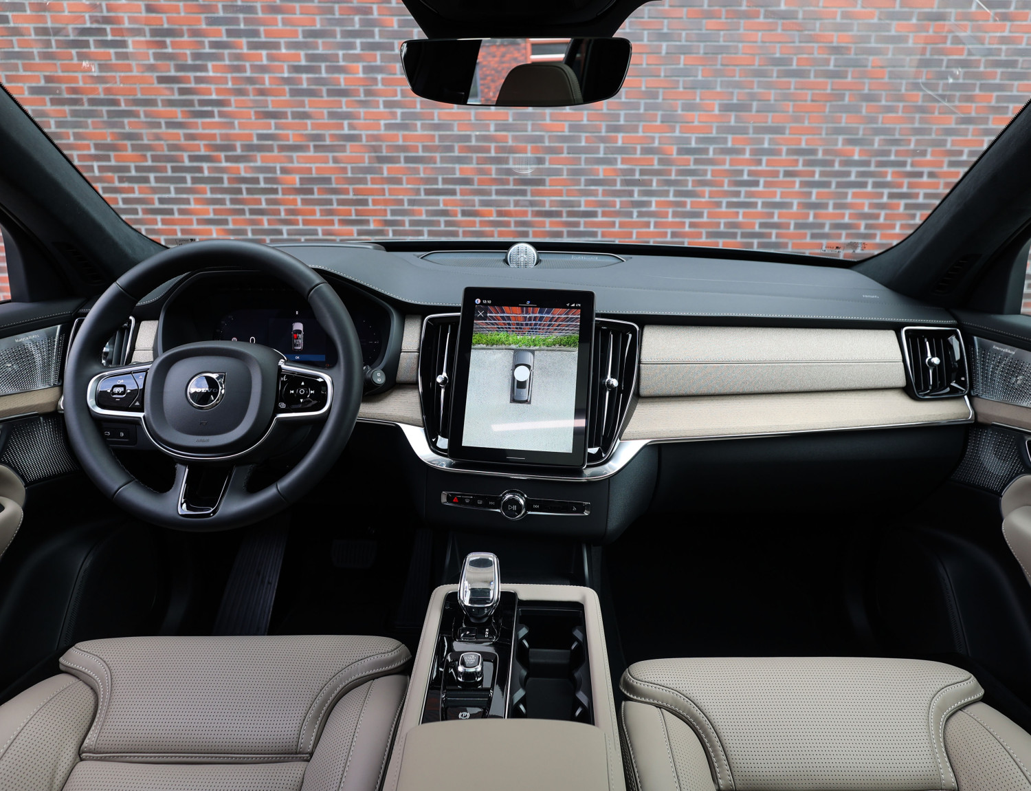 Volvo XC90 T8 AWD Ultra Dark