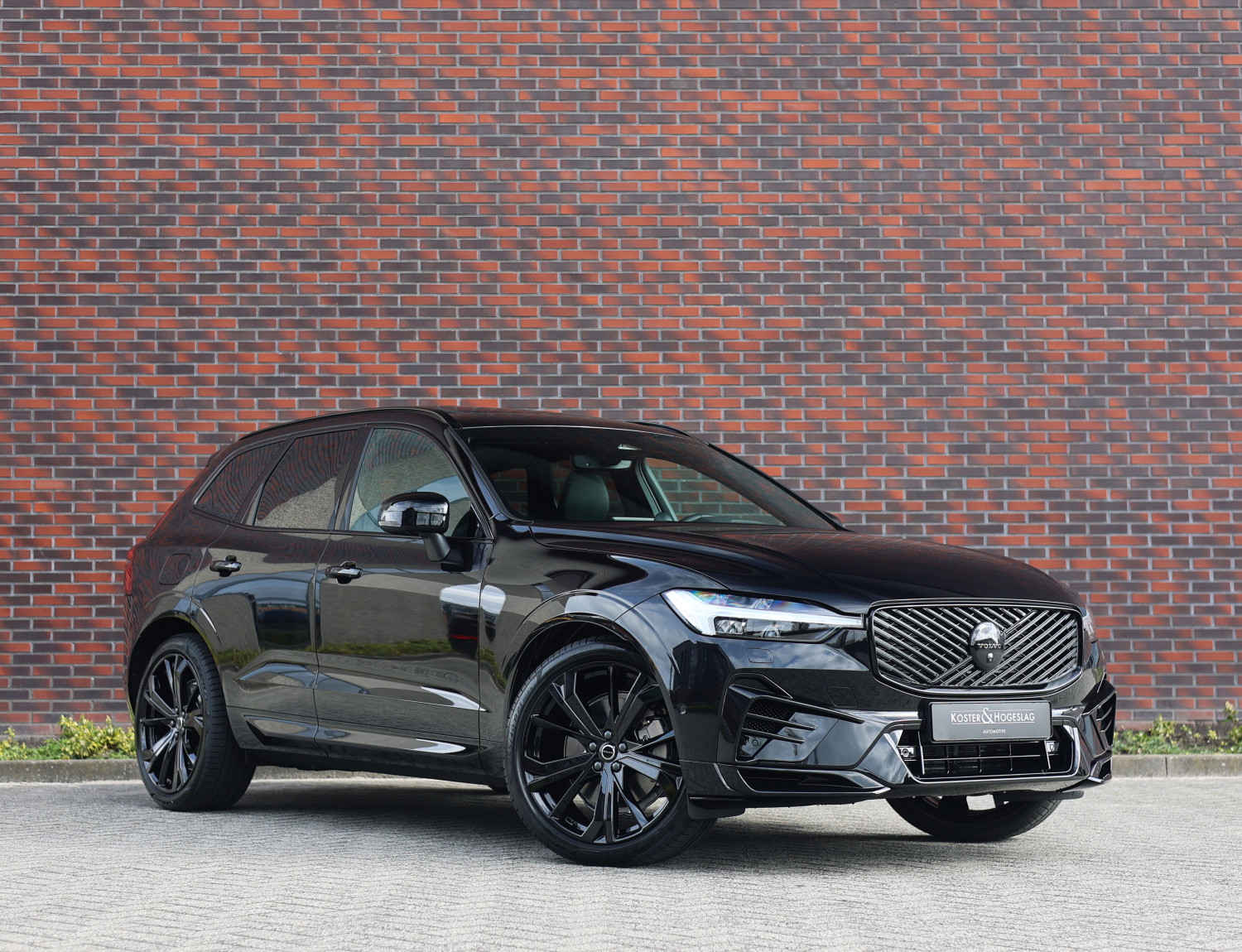 Volvo XC60 T8 AWD Ultra Black Edition
