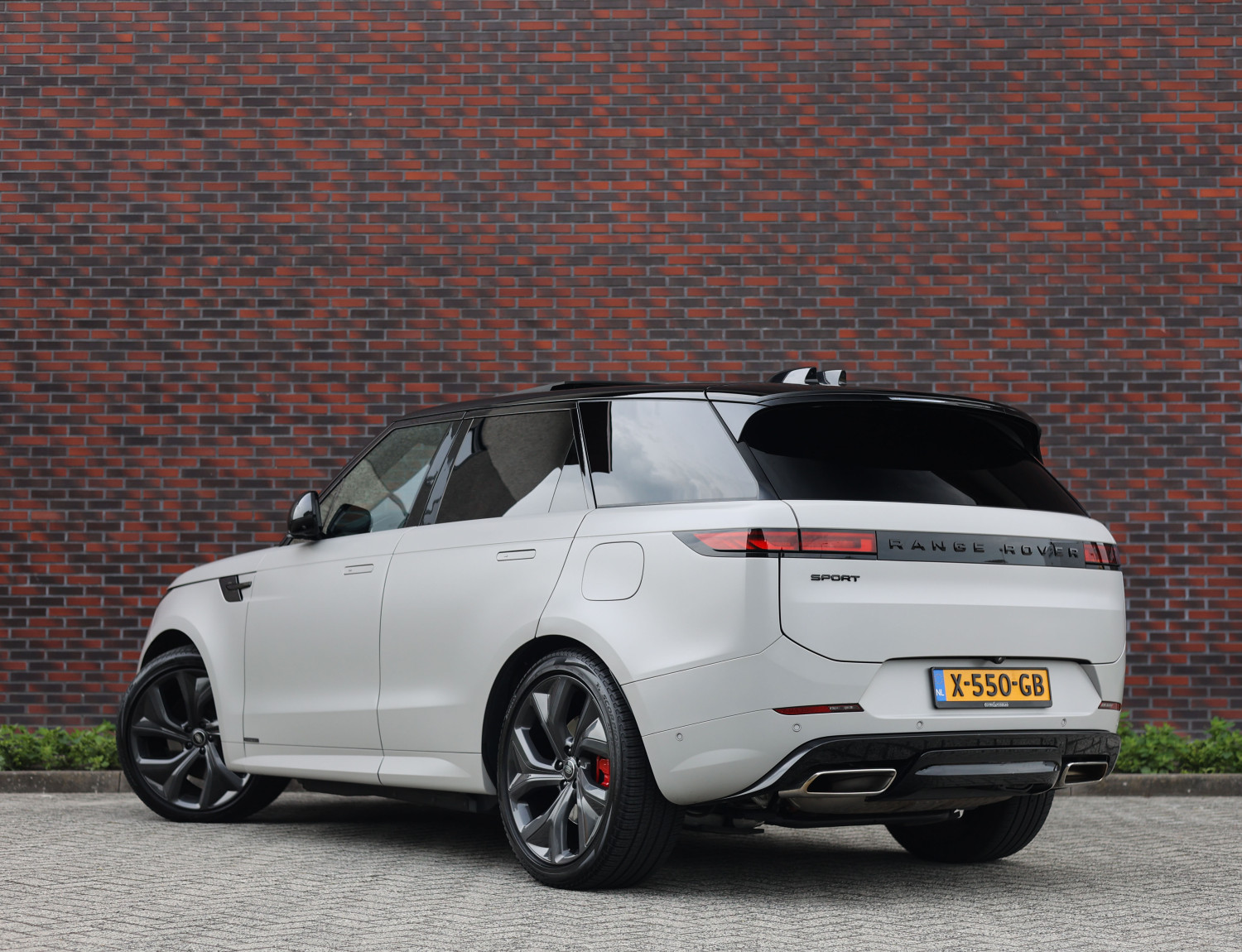 Land Rover Range Rover Sport P550e Autobiography