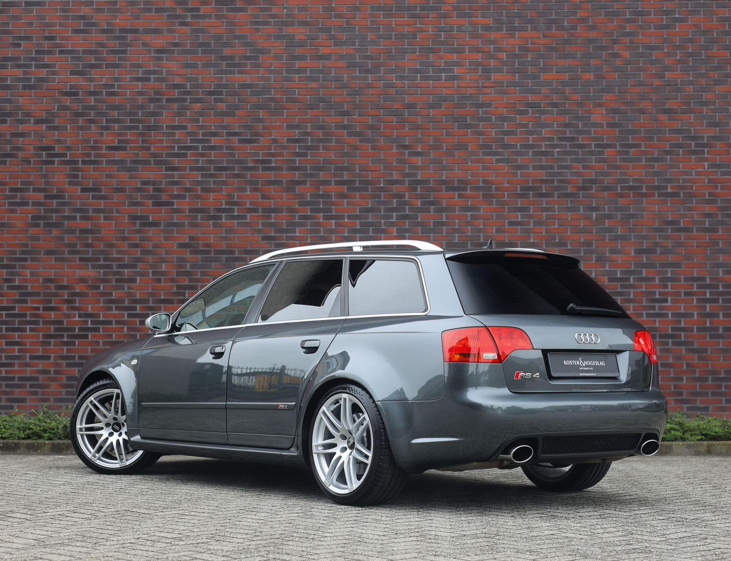 Audi RS4 Avant 4.2 FSI quattro