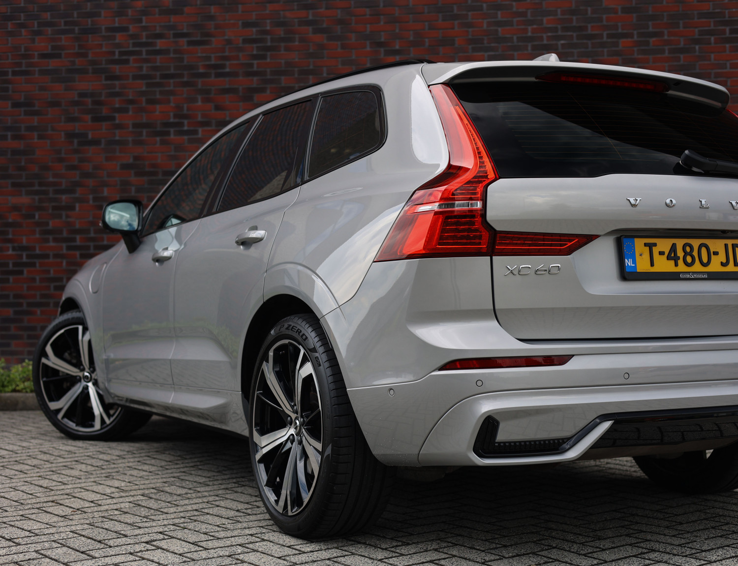 Volvo XC60 T8 AWD Ultimate Dark Volvo XC60 T8 AWD Ultimate Dark