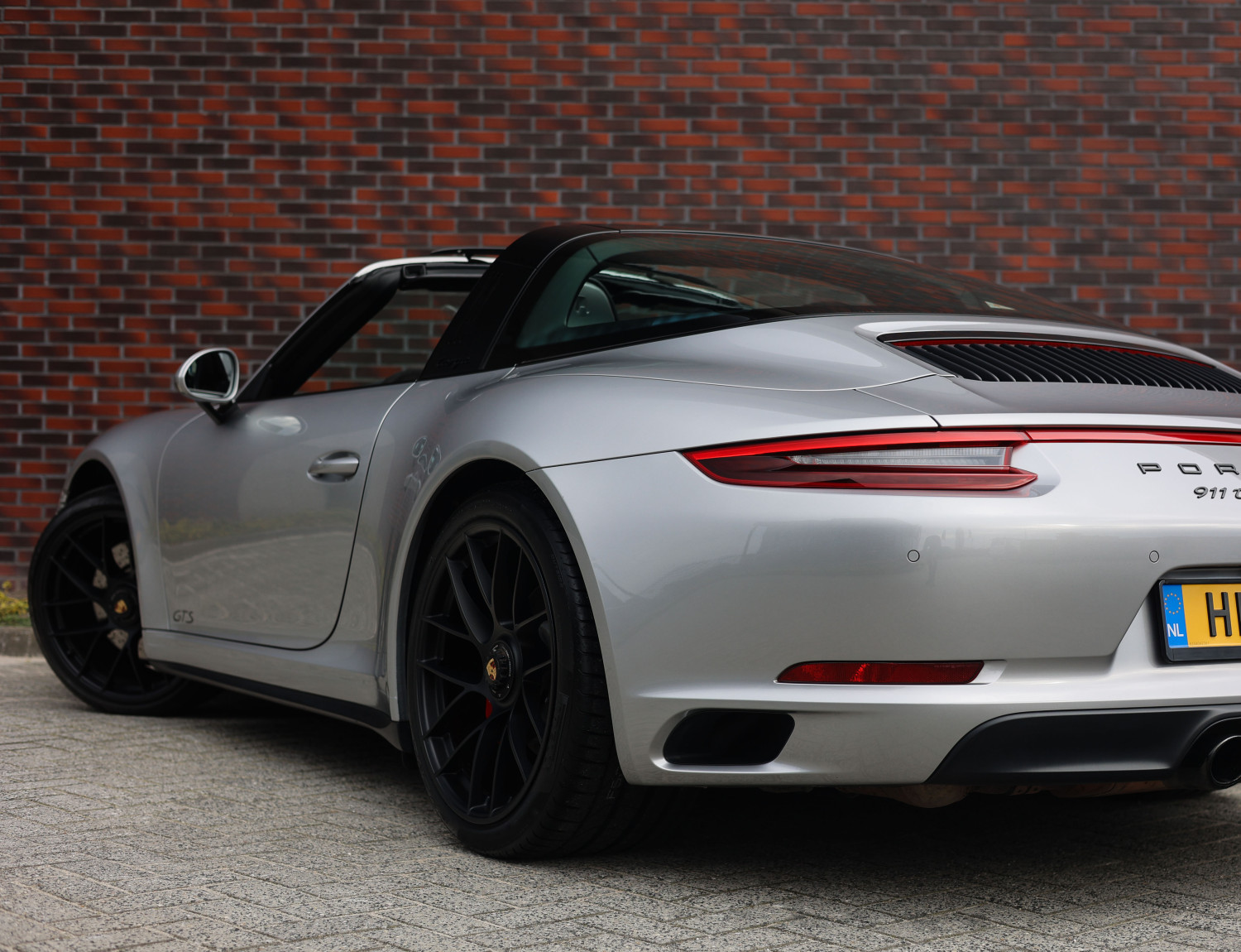 Porsche 911 3.0 Targa 4 GTS
