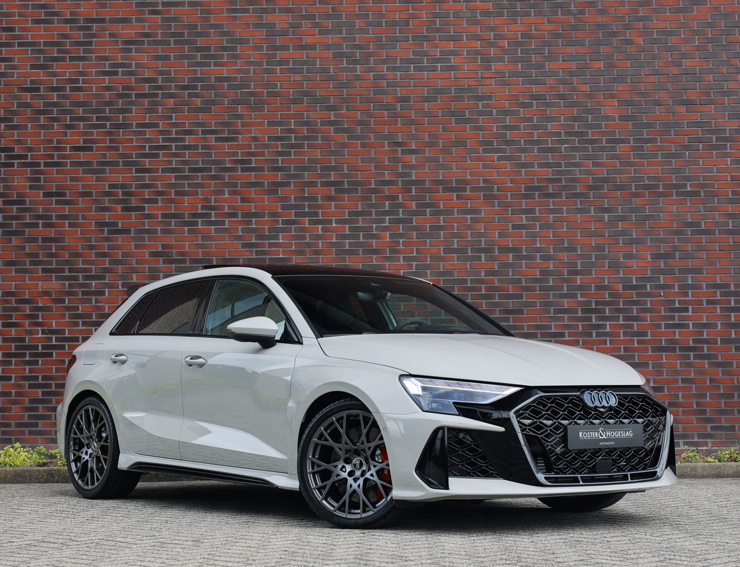 Audi RS3 Sportback 2.5 TFSI Quattro Audi RS3 Sportback 2.5 TFSI Quattro