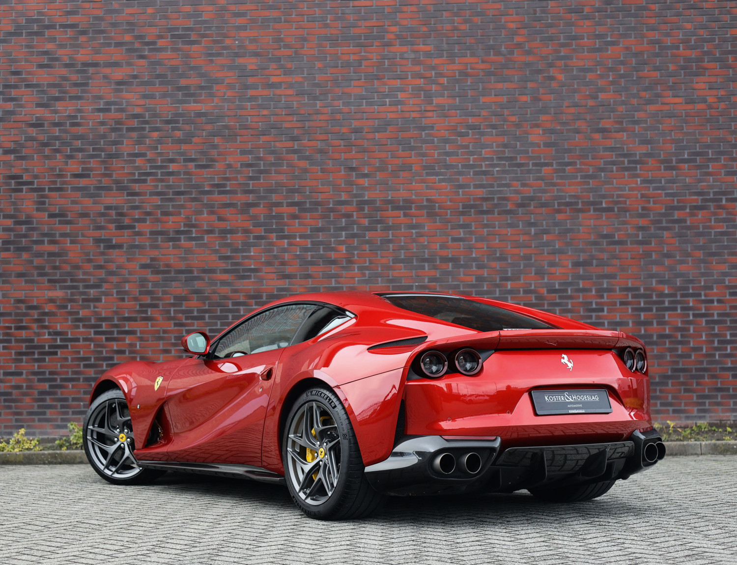 Ferrari 812 Superfast 6.5 V12 HELE