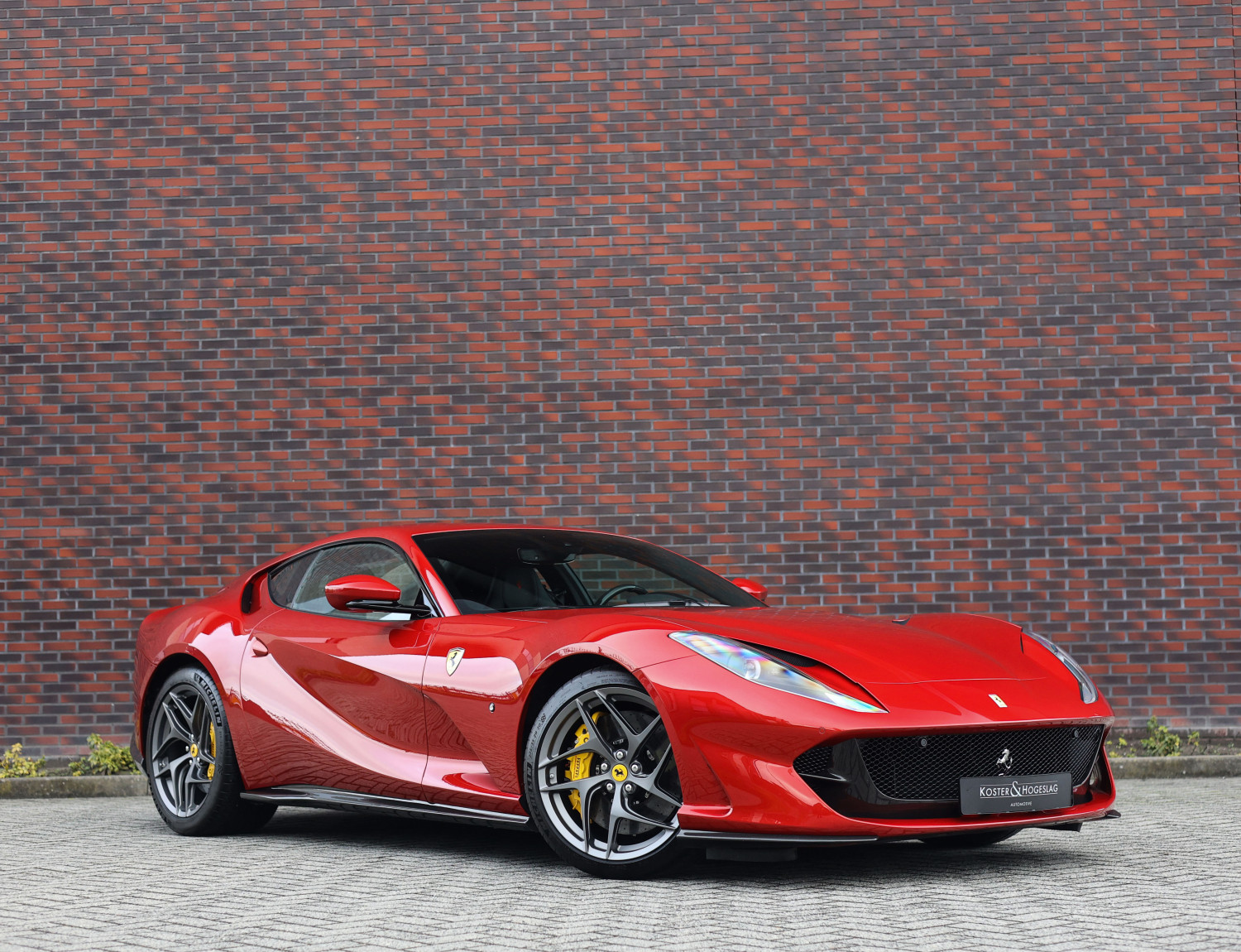 Ferrari 812 Superfast 6.5 V12 HELE
