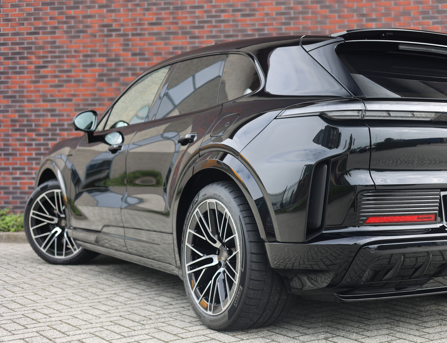 Porsche Cayenne Electric Turbo