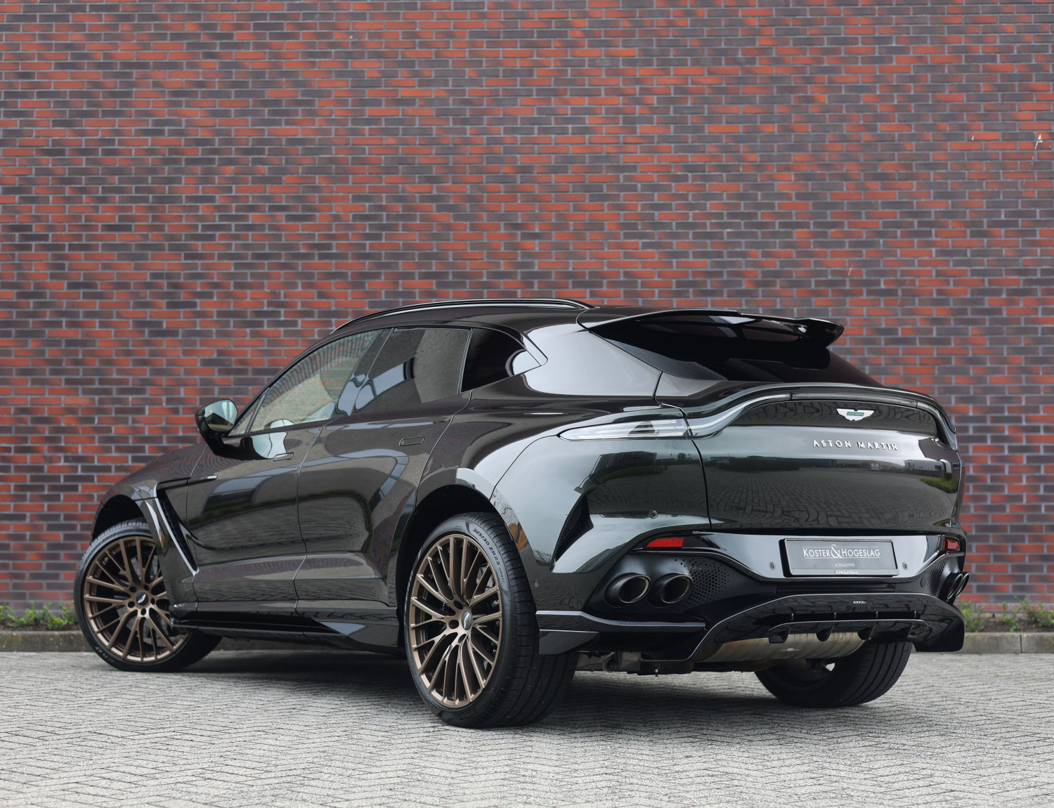 Aston Martin Dbx 4.0 V8 707
