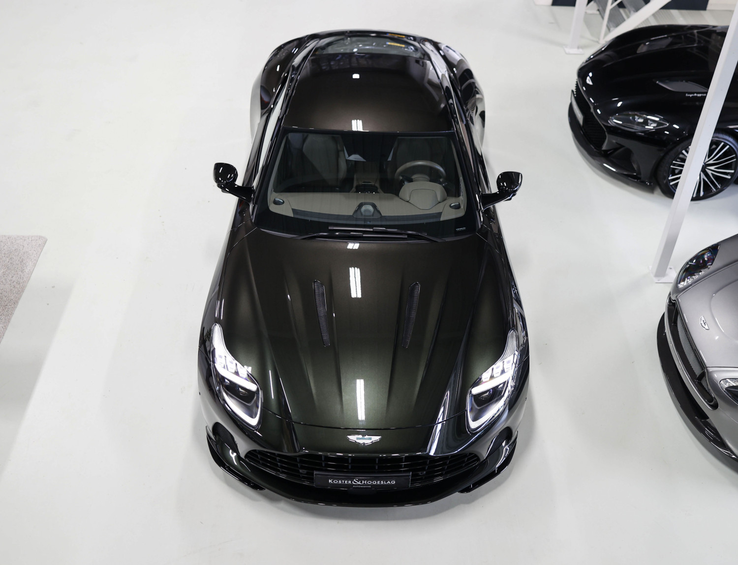 Aston Martin DB12 4.0 V8 Aston Martin DB12 4.0 V8