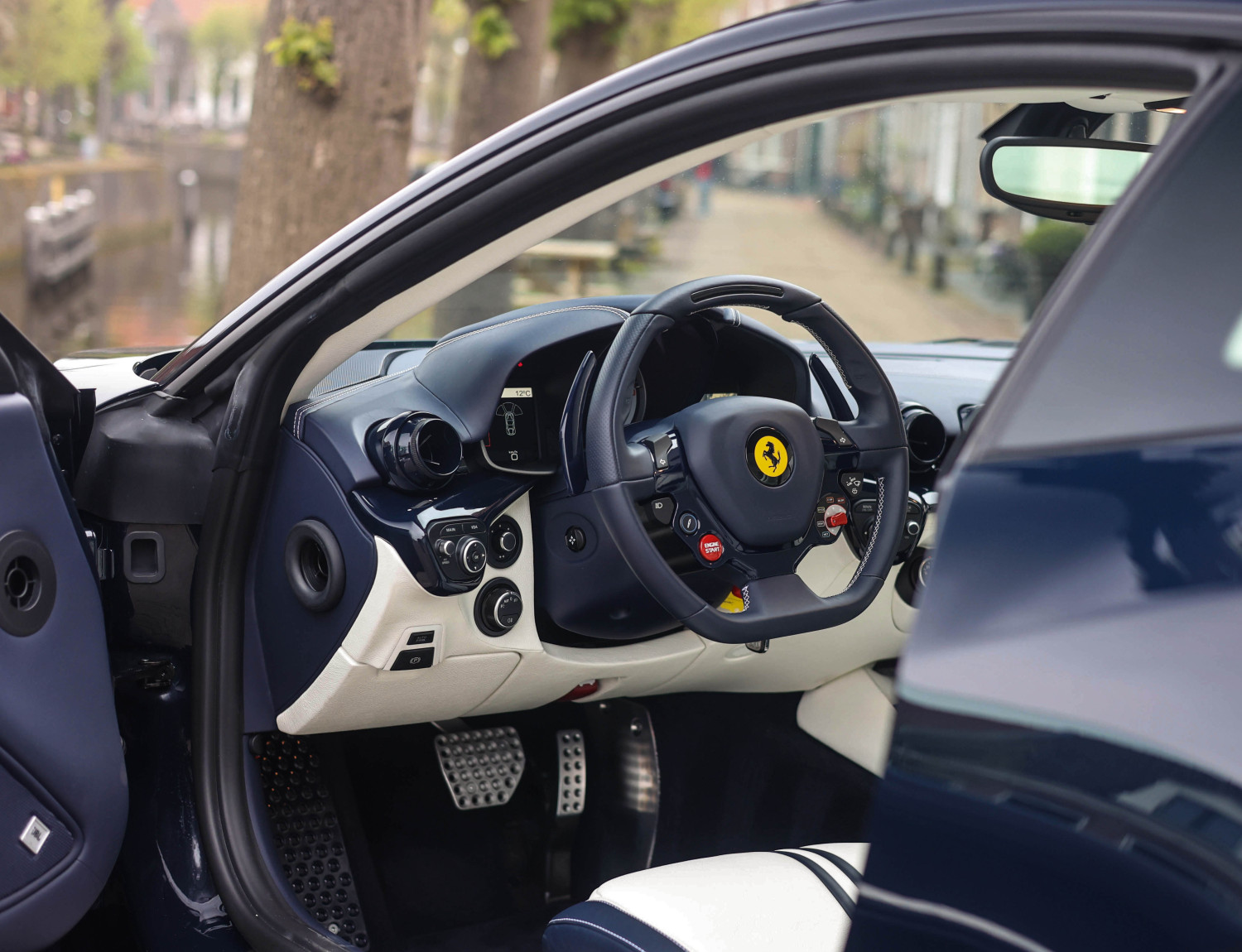 Ferrari F12 6.3 Berlinetta HELE