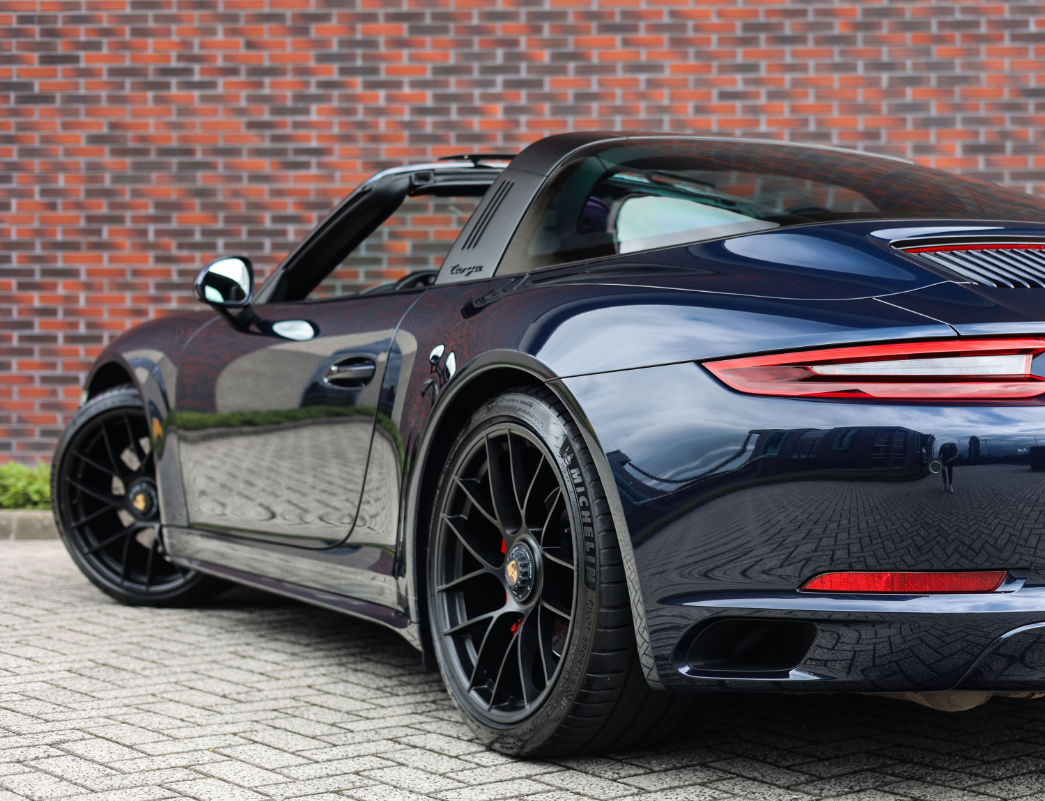 Porsche 911 3.0 Targa 4 GTS