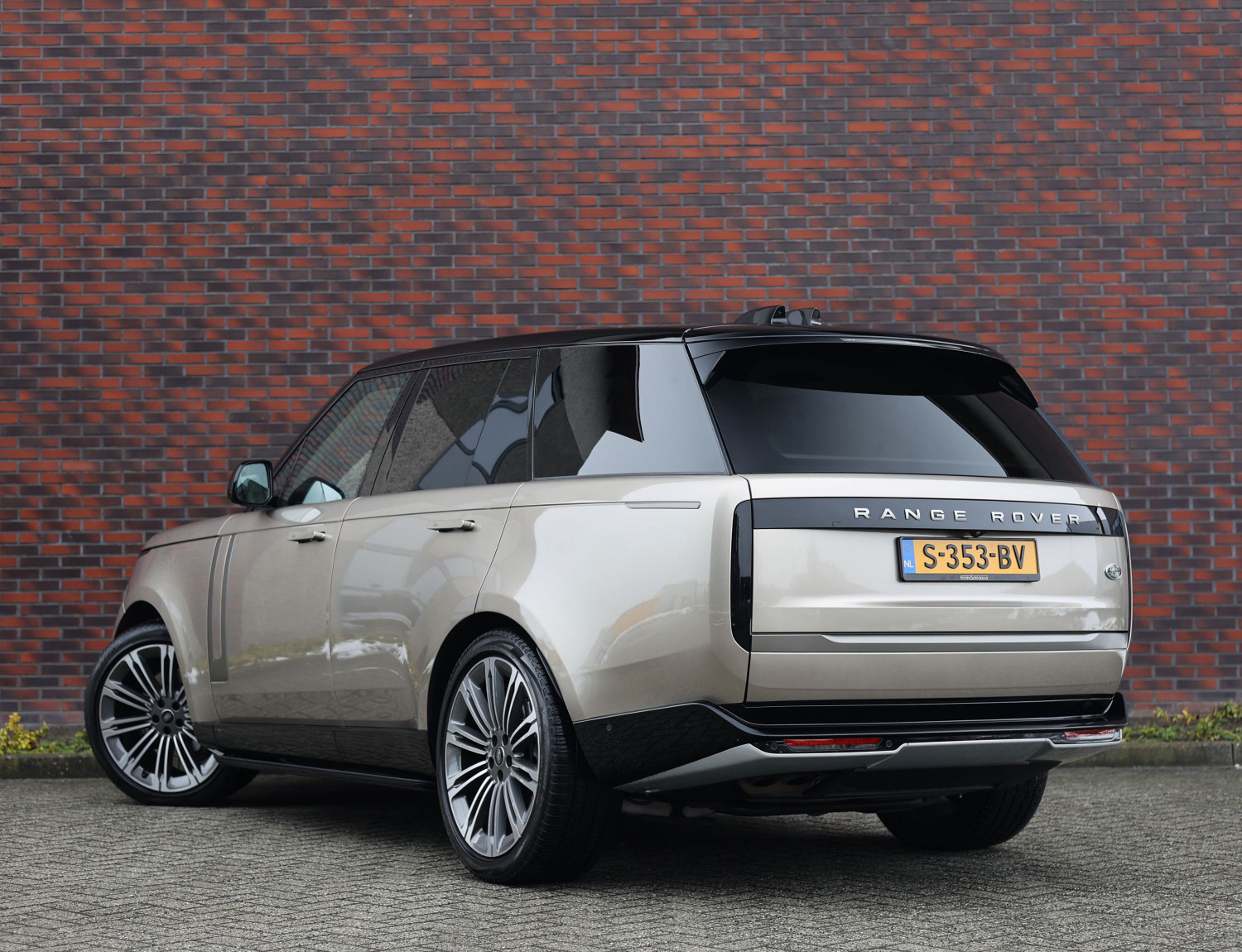 Land Rover Range Rover D250 Autobiography