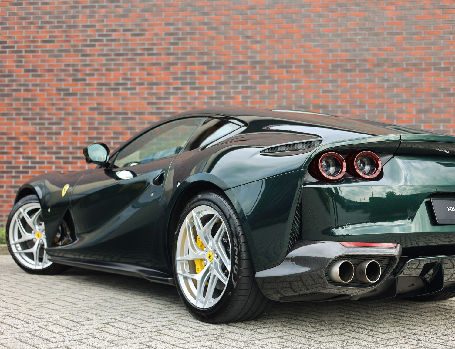 Ferrari 812 6.5 V12 Superfast HELE