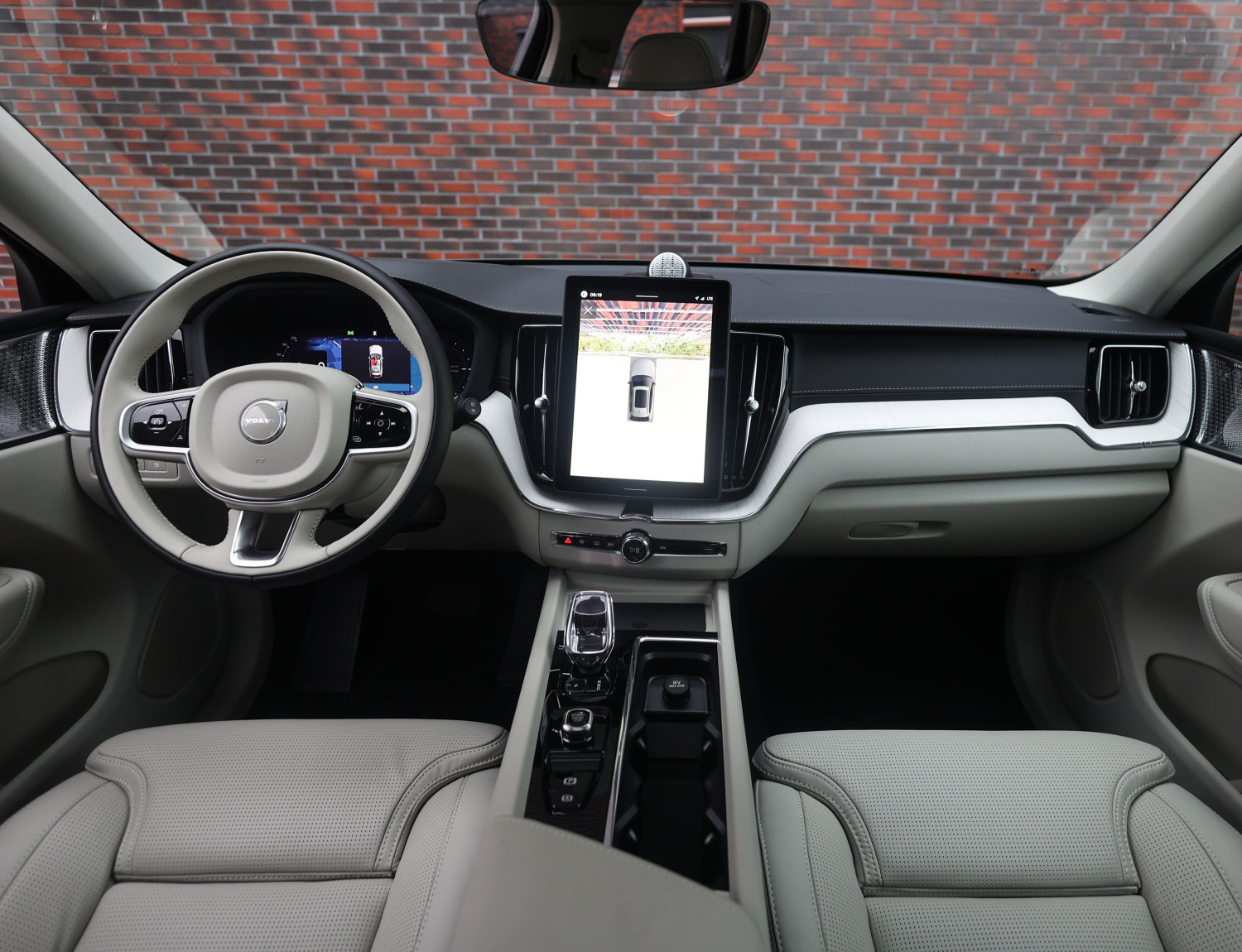 Volvo XC60 T8 AWD Ultra Dark