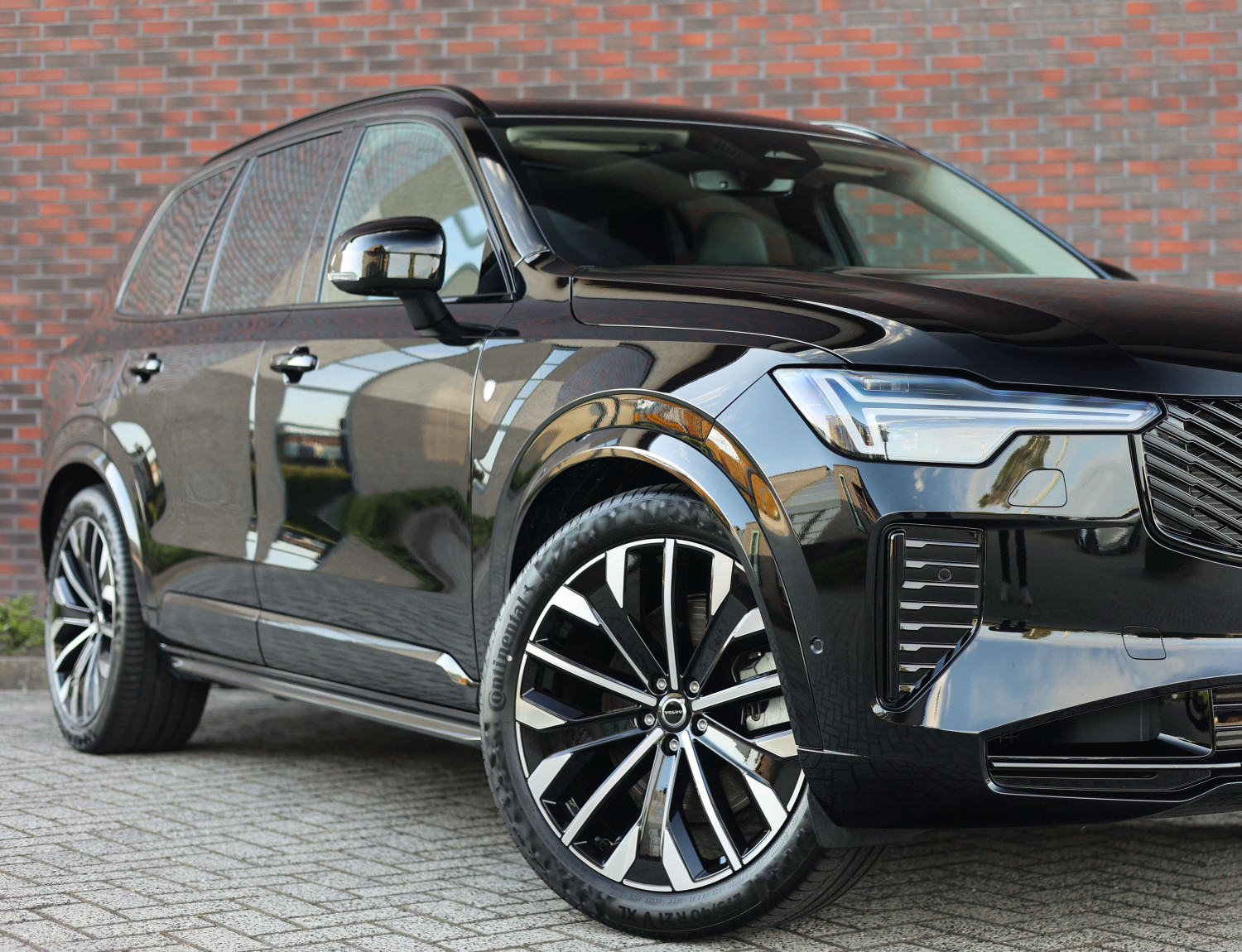 Volvo XC90 2.0 T8 Plug-in hybrid AWD Plus Dark