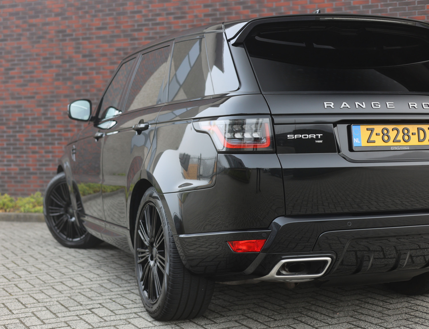 Land Rover Range Rover Sport D250 HSE