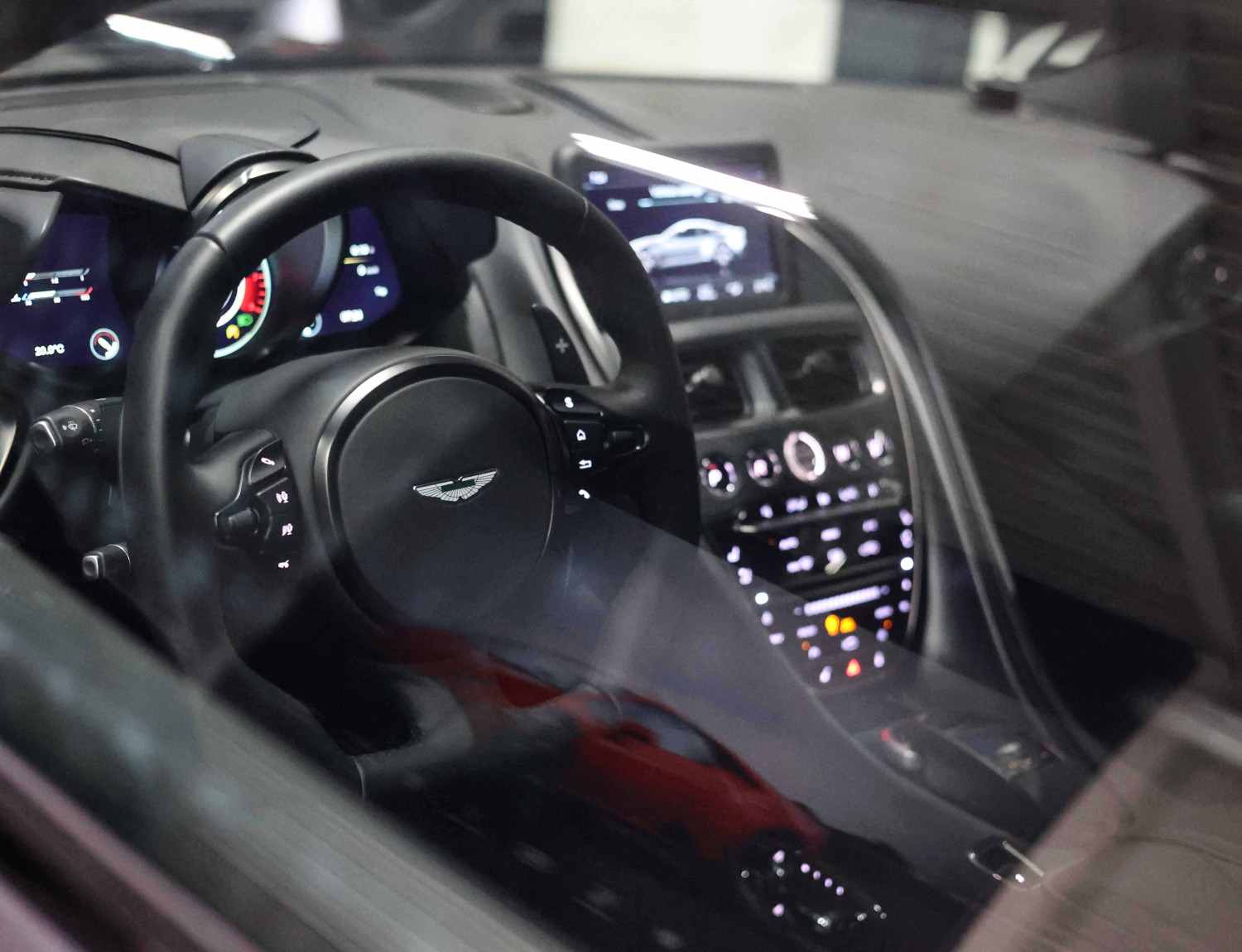 Aston Martin DBS 5.2 V12 Superleggera Aston Martin DBS 5.2 V12 Superleggera