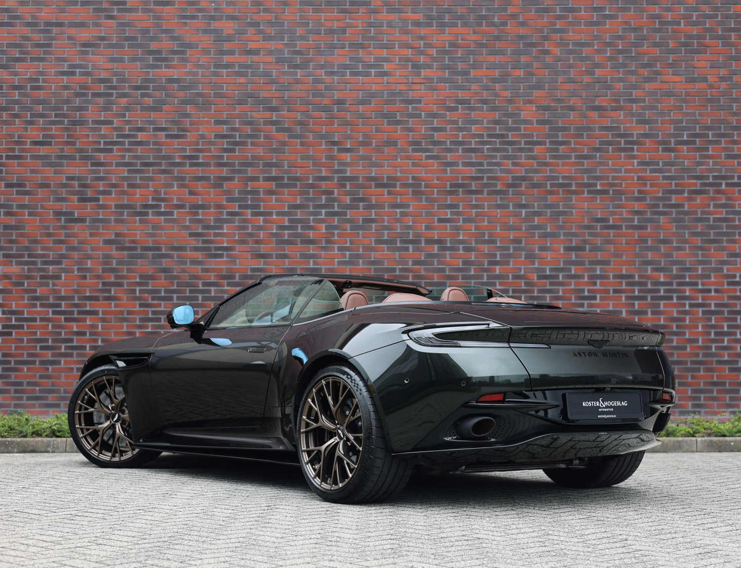 Aston Martin DB12 Volante 4.0 V8