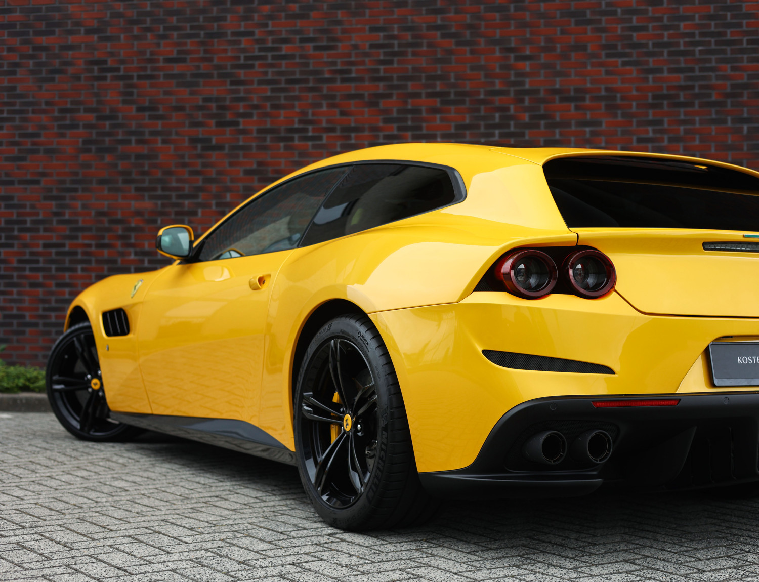 Ferrari GTC4Lusso 6.3 V12