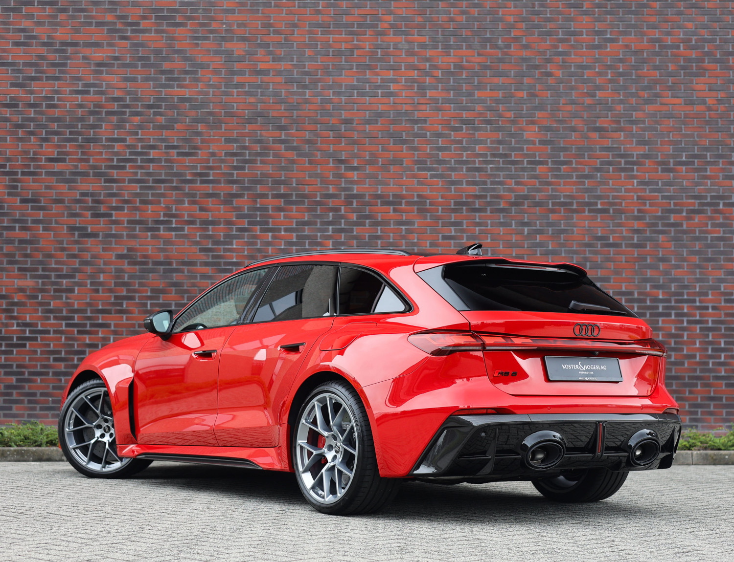 Audi RS5 Avant e-hybrid quattro