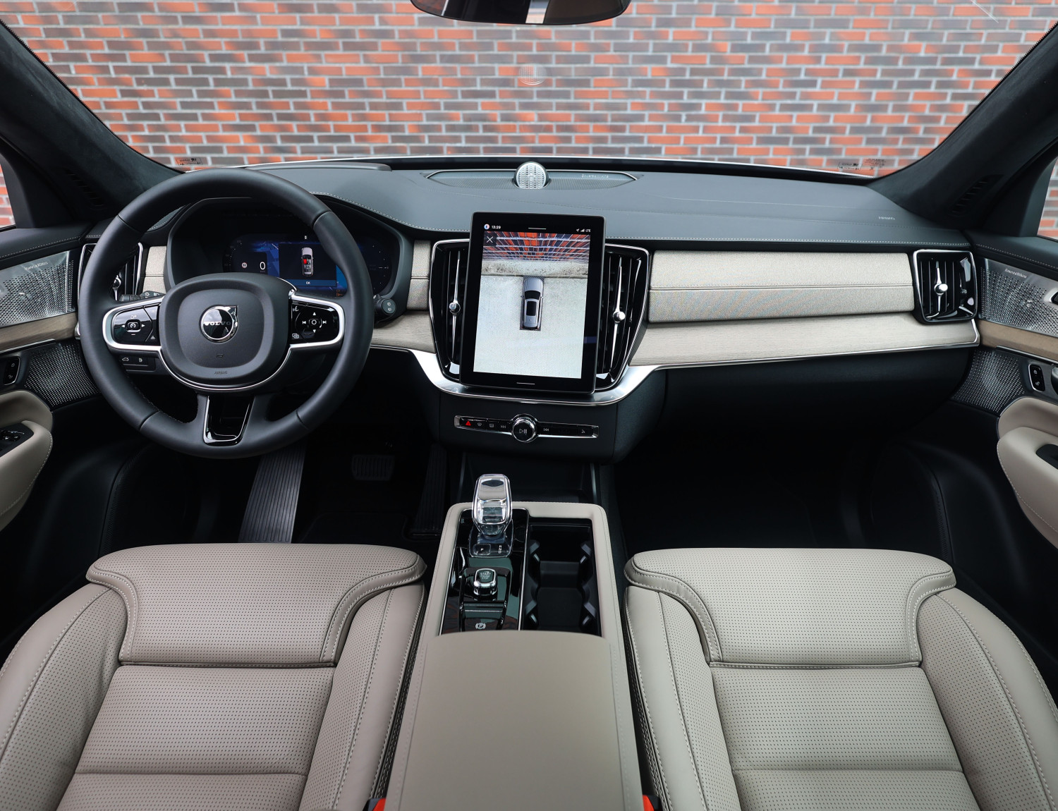 Volvo XC90 T8 AWD Ultra Dark