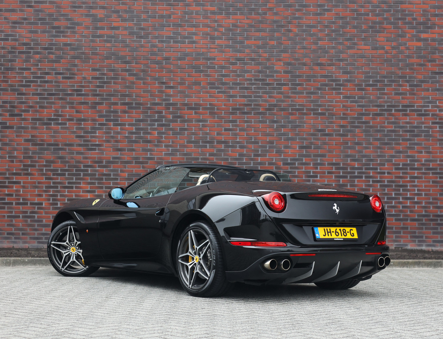 Ferrari California 3.9 T HELE