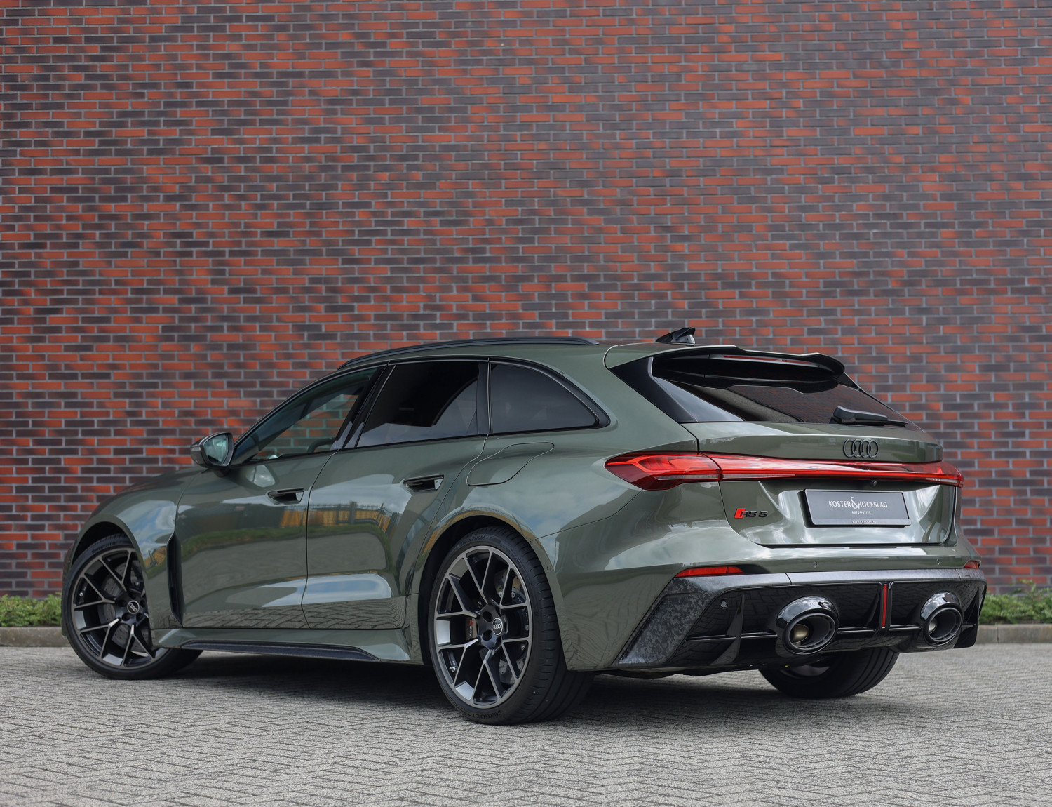 Audi RS5 Avant e-hybrid quattro