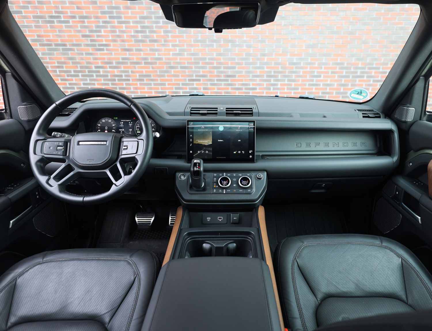 Land Rover Defender P400e X