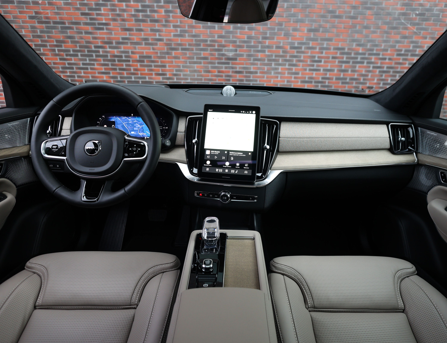 Volvo XC90 T8 AWD Ultra Dark