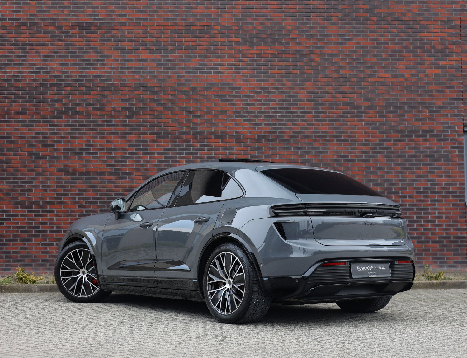 Porsche Macan Turbo 100 kWh