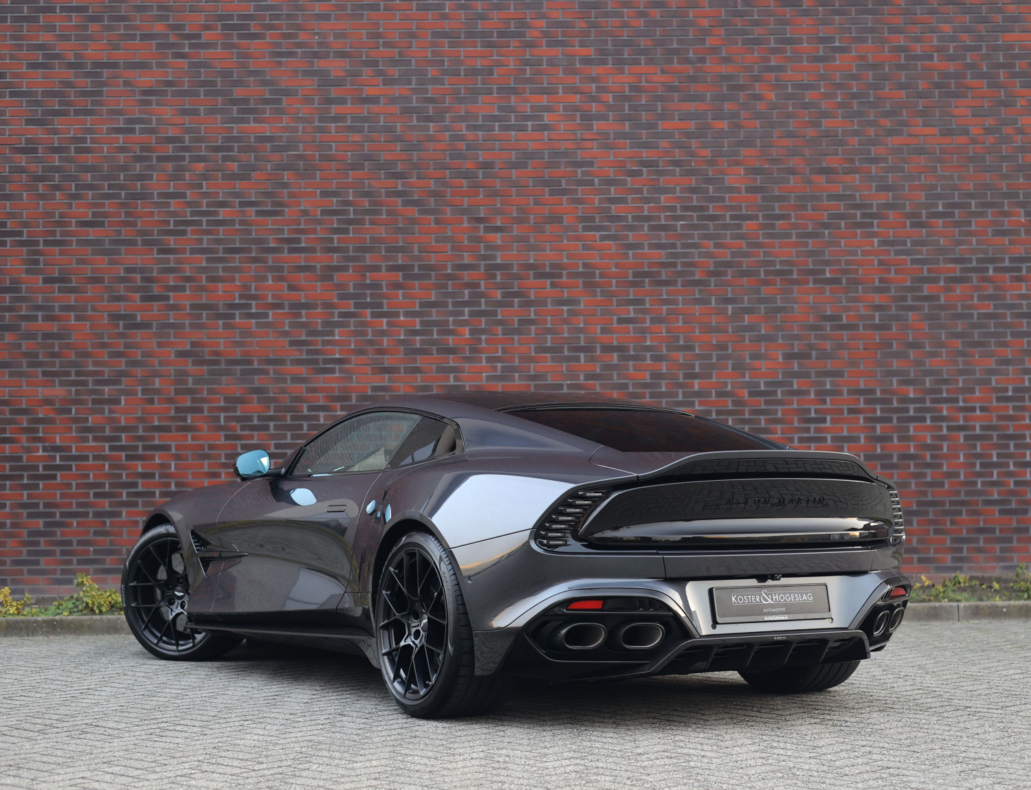 Aston Martin Vanquish 5.2 V12 Coupe