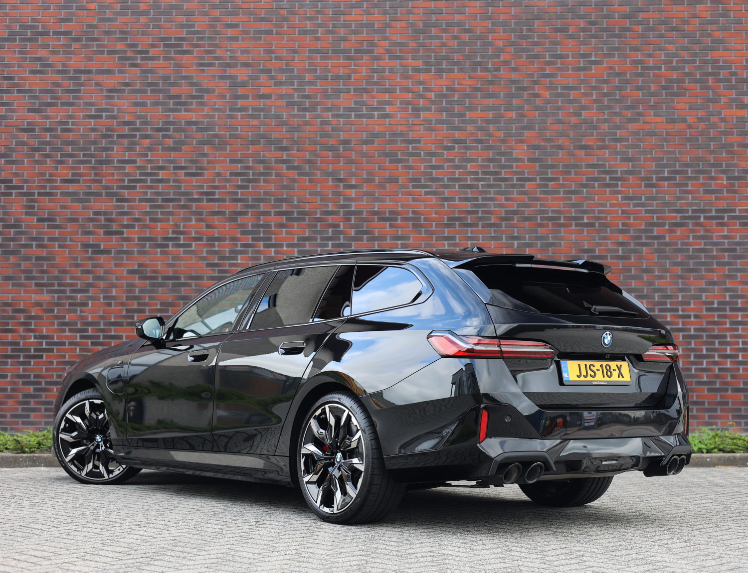 BMW 5 Serie Touring 550e xDrive