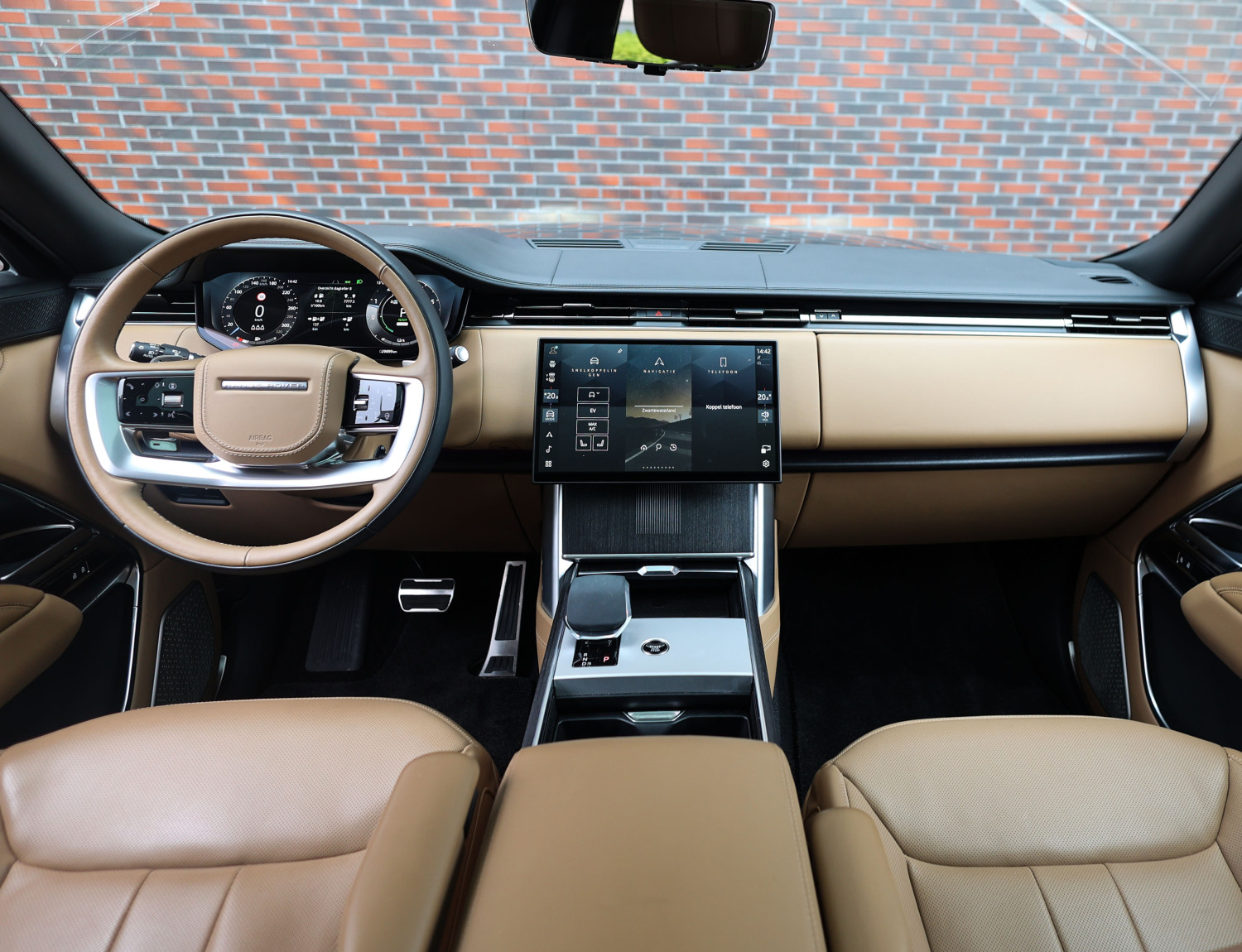 Land Rover Range Rover P550e Autobiography