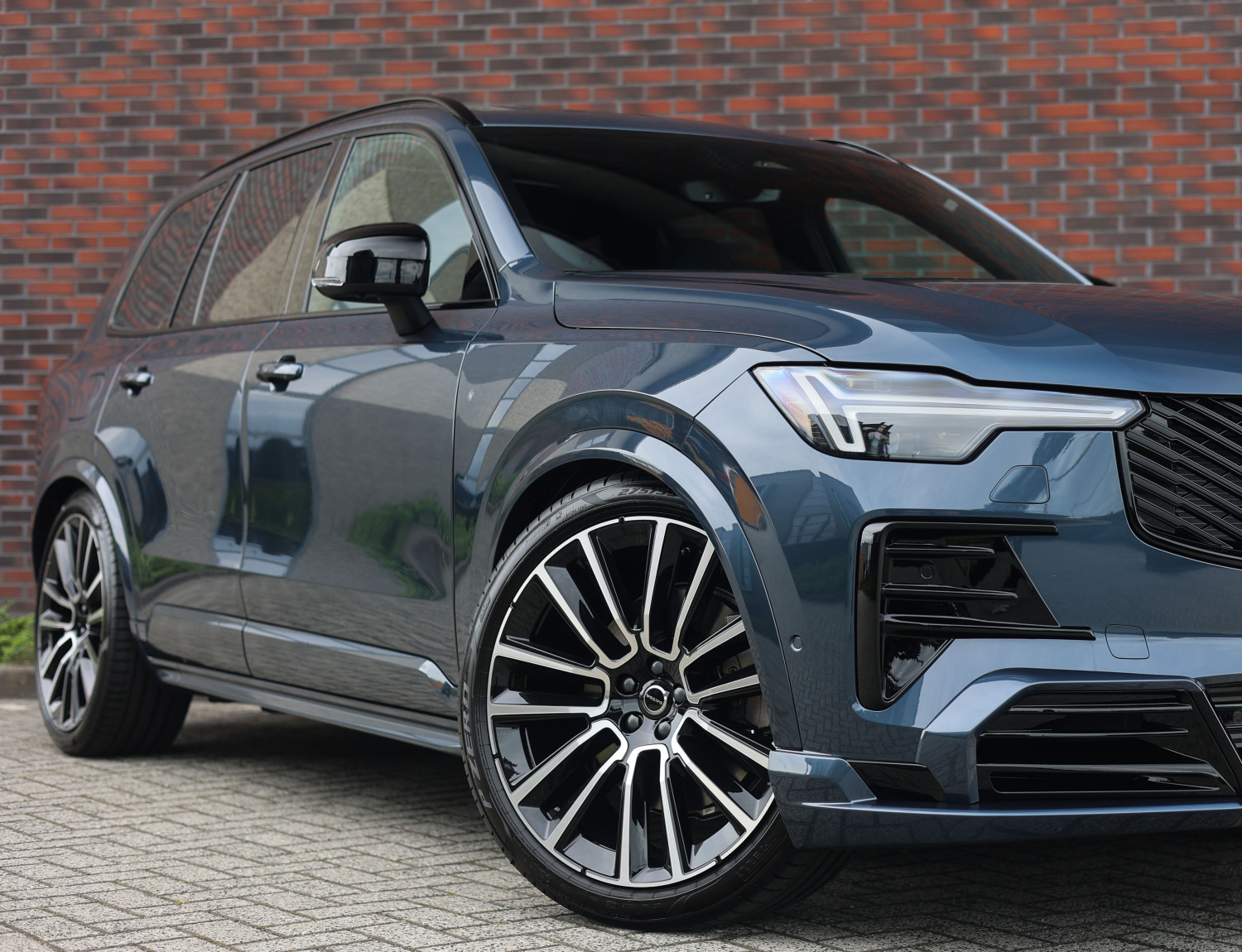 Volvo XC90 T8 AWD Ultra Black Edition