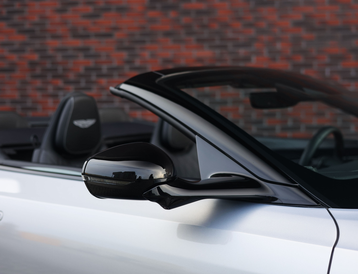 Aston Martin DB12 Volante 4.0 V8