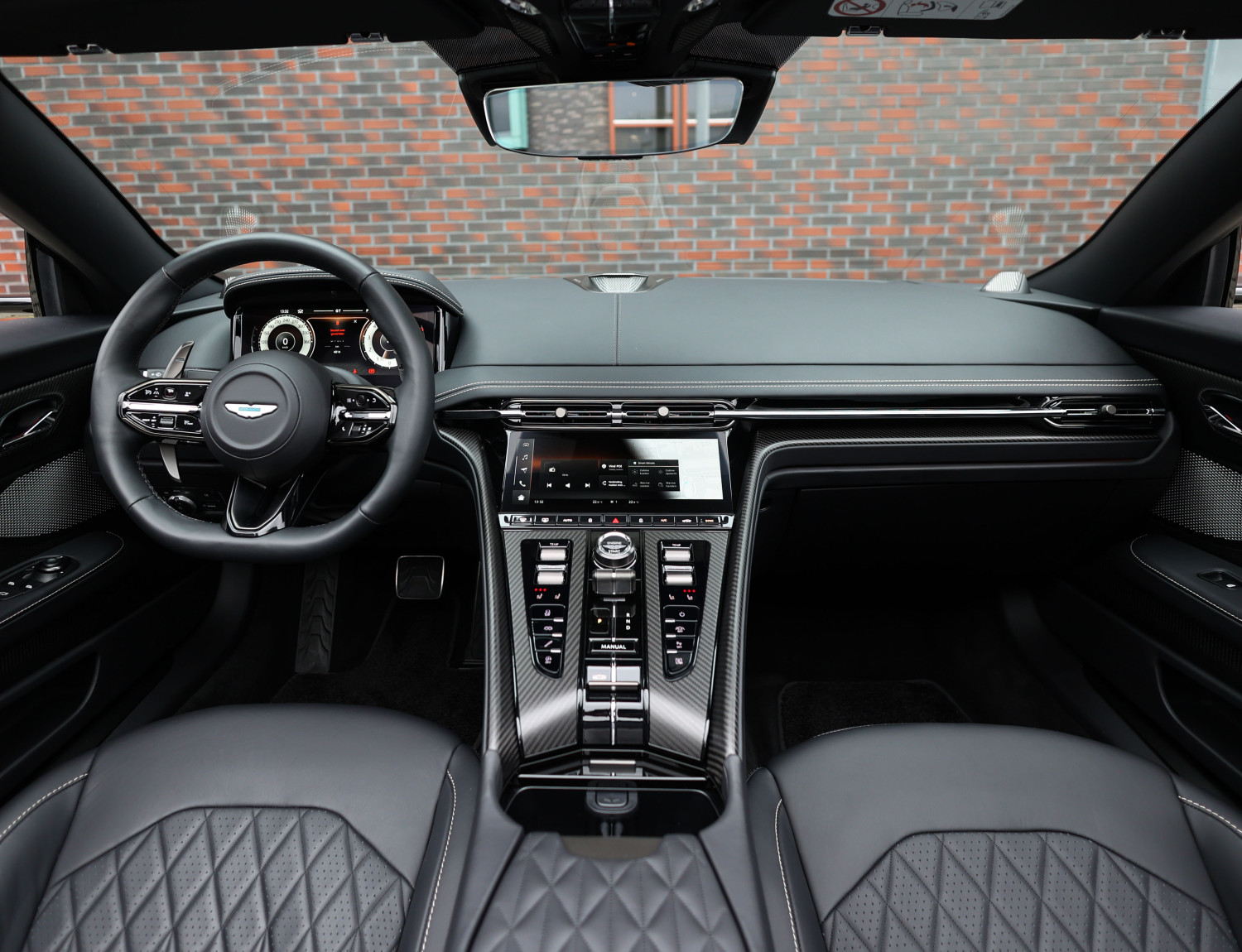 Aston Martin DB12 Volante 4.0 V8