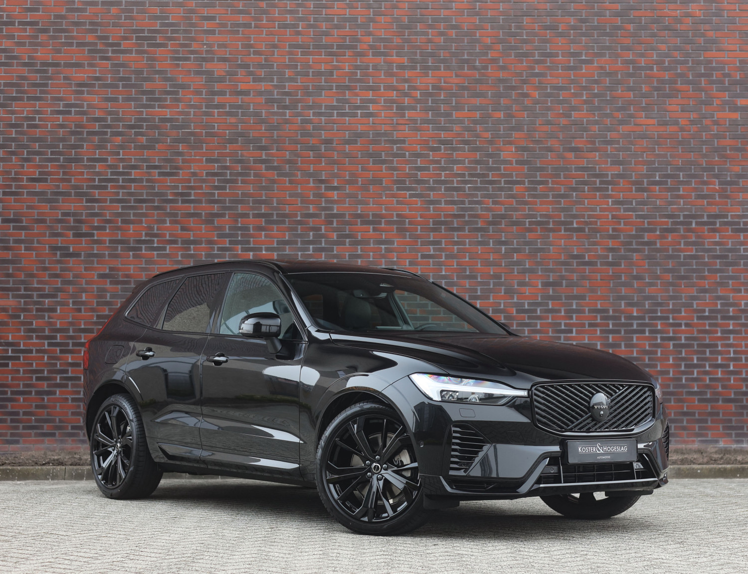 Volvo XC60 T8 AWD Ultra Black Edition