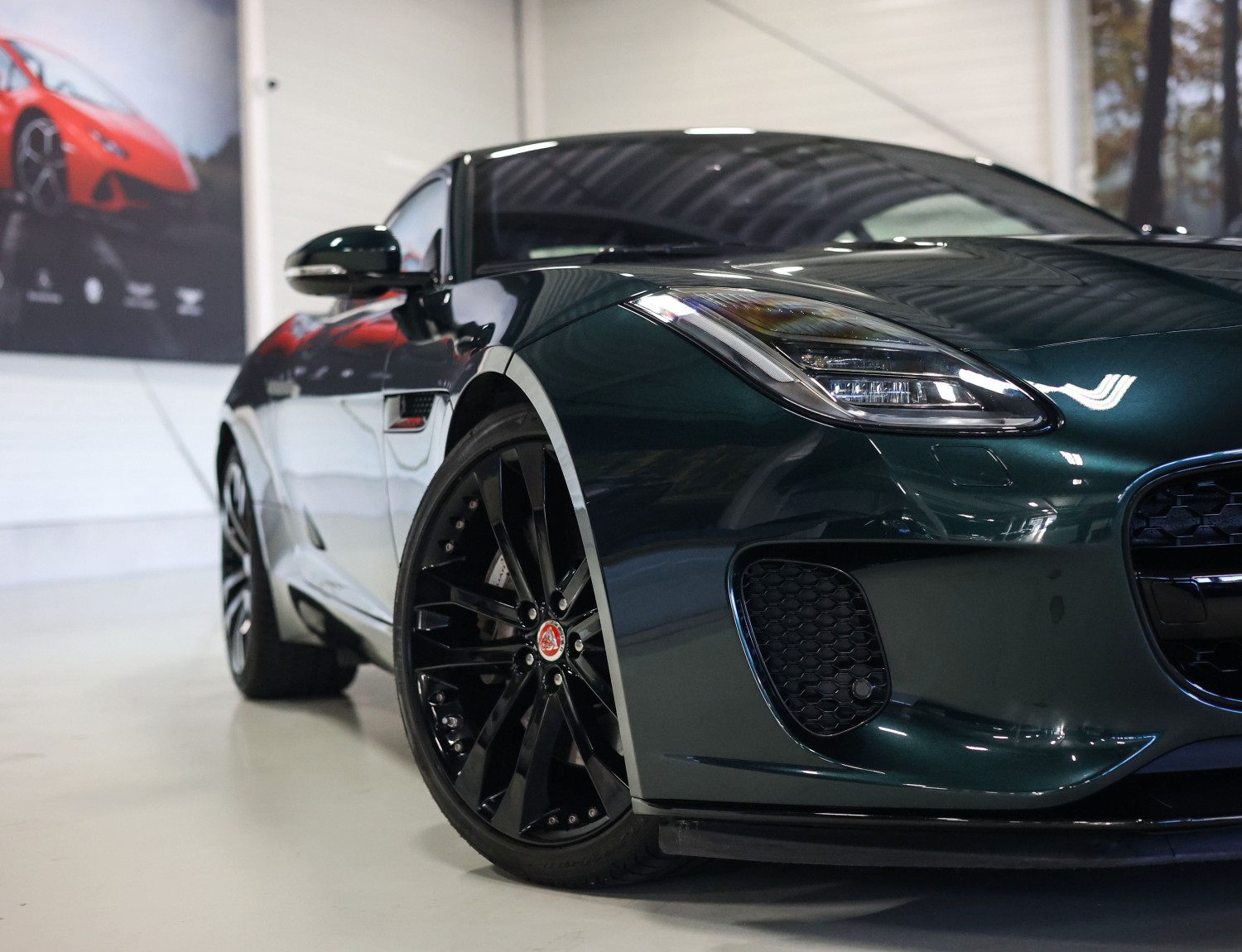 Jaguar F-Type P300 RWD R-Dynamic Jaguar F-Type P300 RWD R-Dynamic