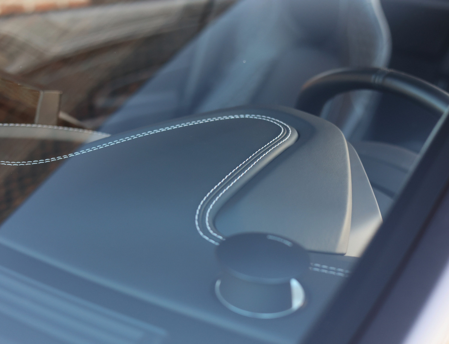 Aston Martin Vanquish Volante 6.0 V12 Touchtronic 2+2